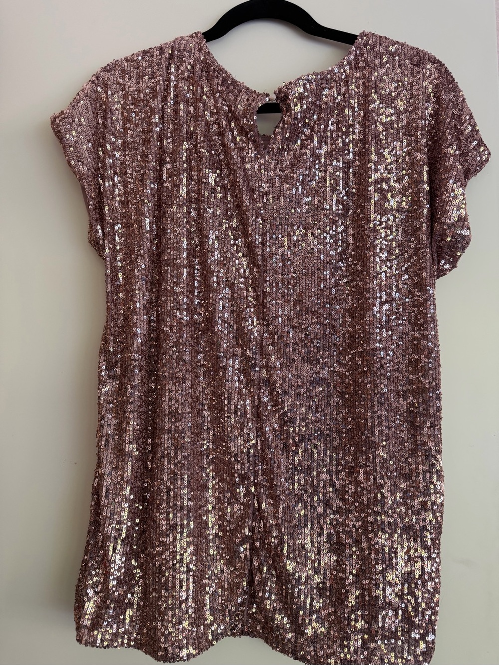 Cable & Gauge Rose Gold Sequin Short Sleeve Tunic. NWT